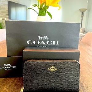 BRAND NEW✨Coach Zip Around Leather Wallet - Black * brand new w/ tags *